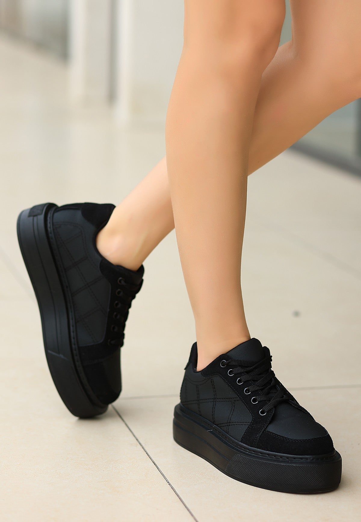 Women's Black Leather Suede Detailed Lace-Up Sports Shoes - STREETMODE ™