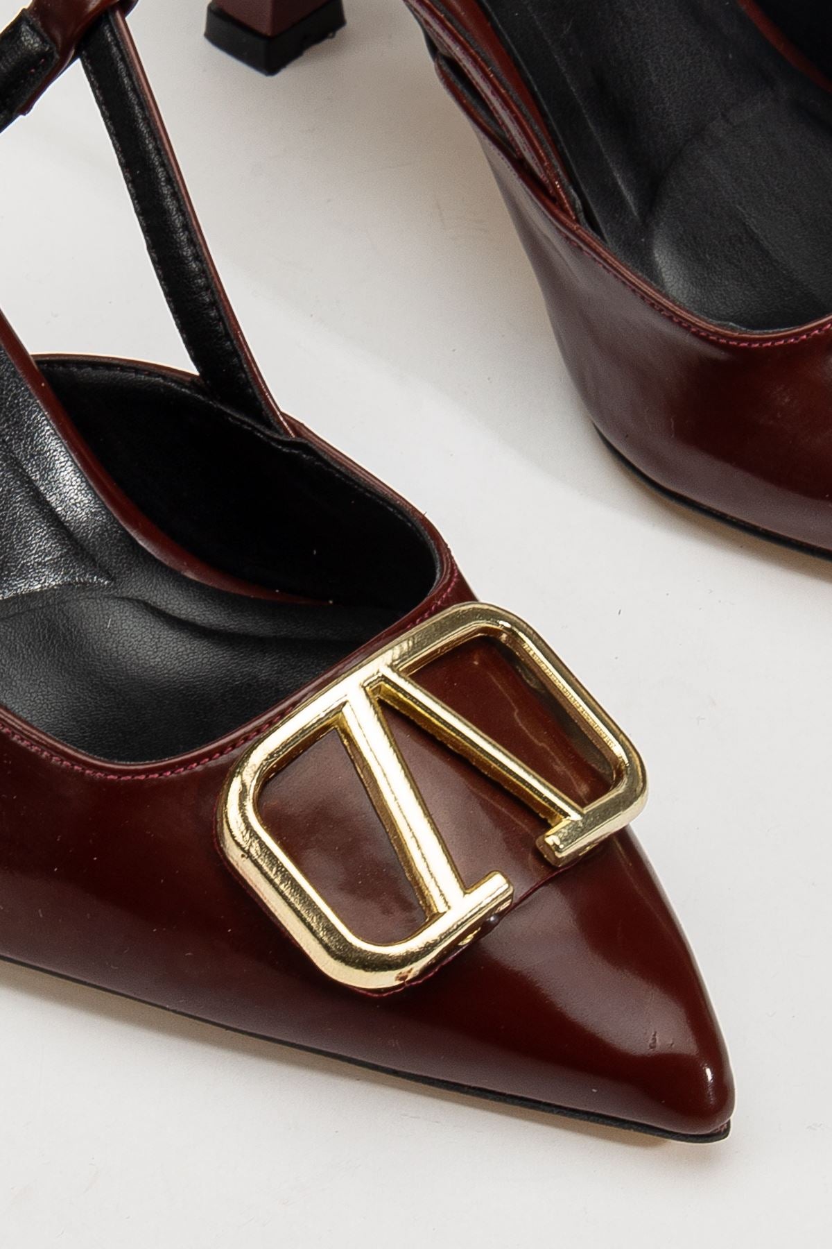 Women's Burgundy Patent Leather Buckle Detailed Thin Heeled Shoes - STREETMODE ™