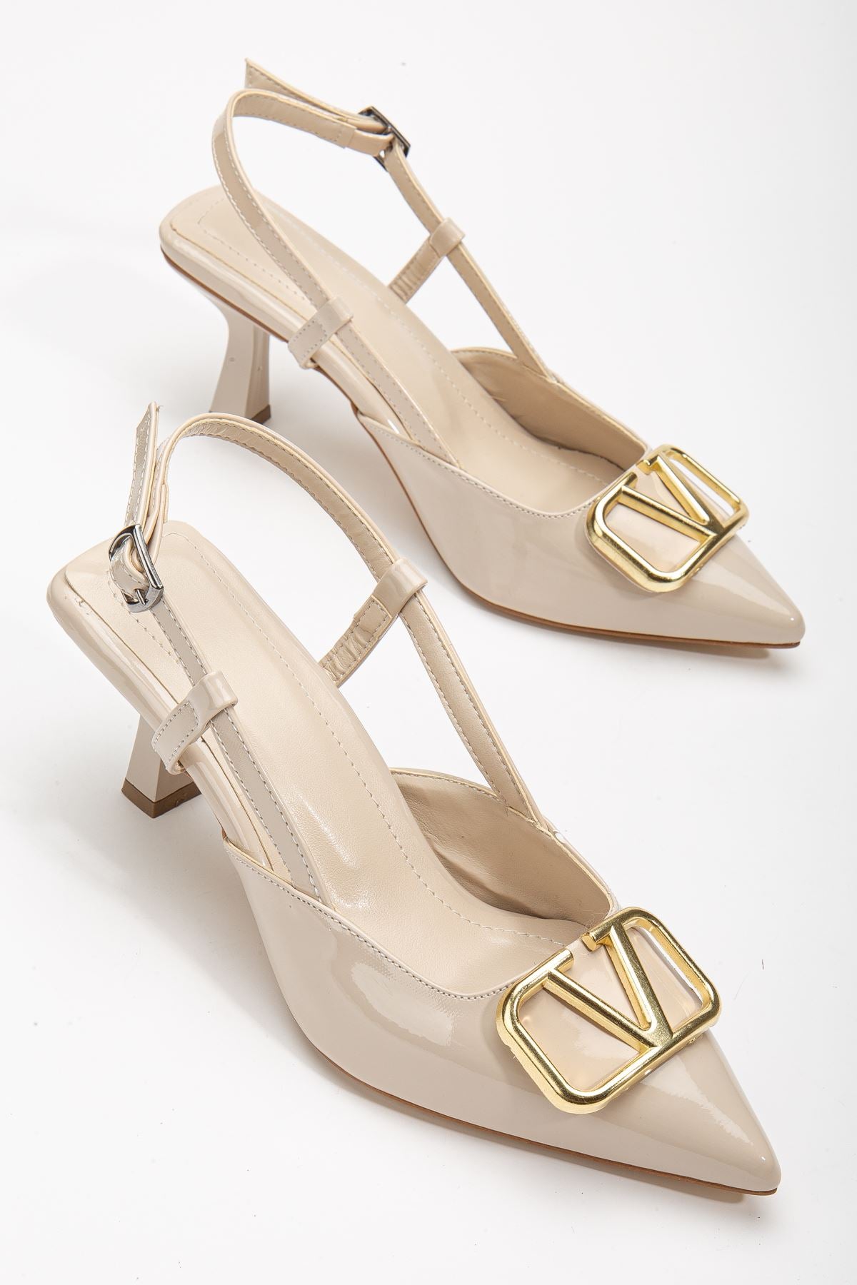 Women's Lianne Cream Patent Leather Buckle Detailed Thin Heeled Shoes - STREETMODE ™