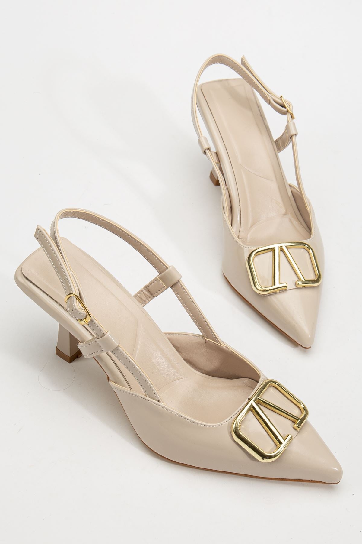 Women's Cream Patent Leather Buckle Detailed Thin Heeled Shoes - STREETMODE ™