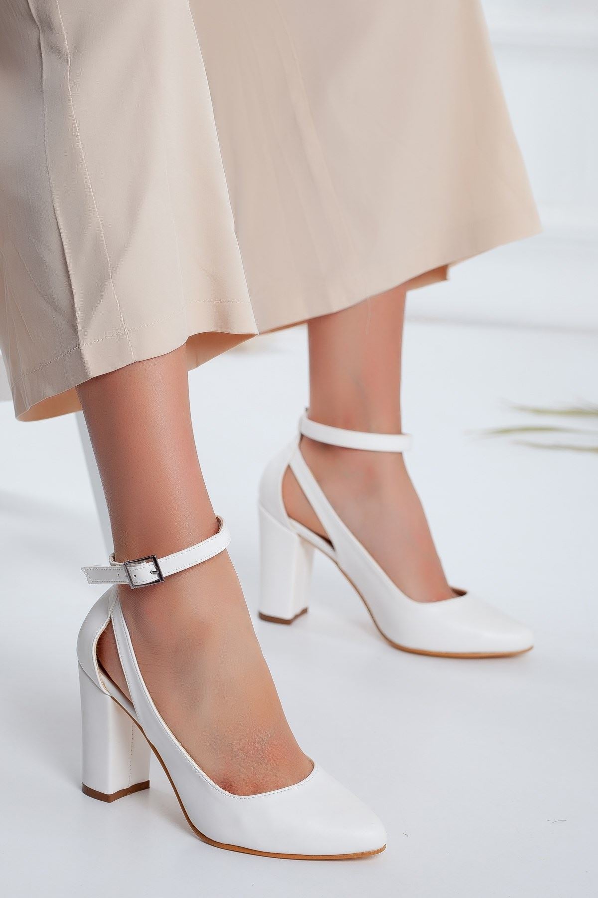 Women's Lillian Heels White Skin Shoes - STREETMODE ™