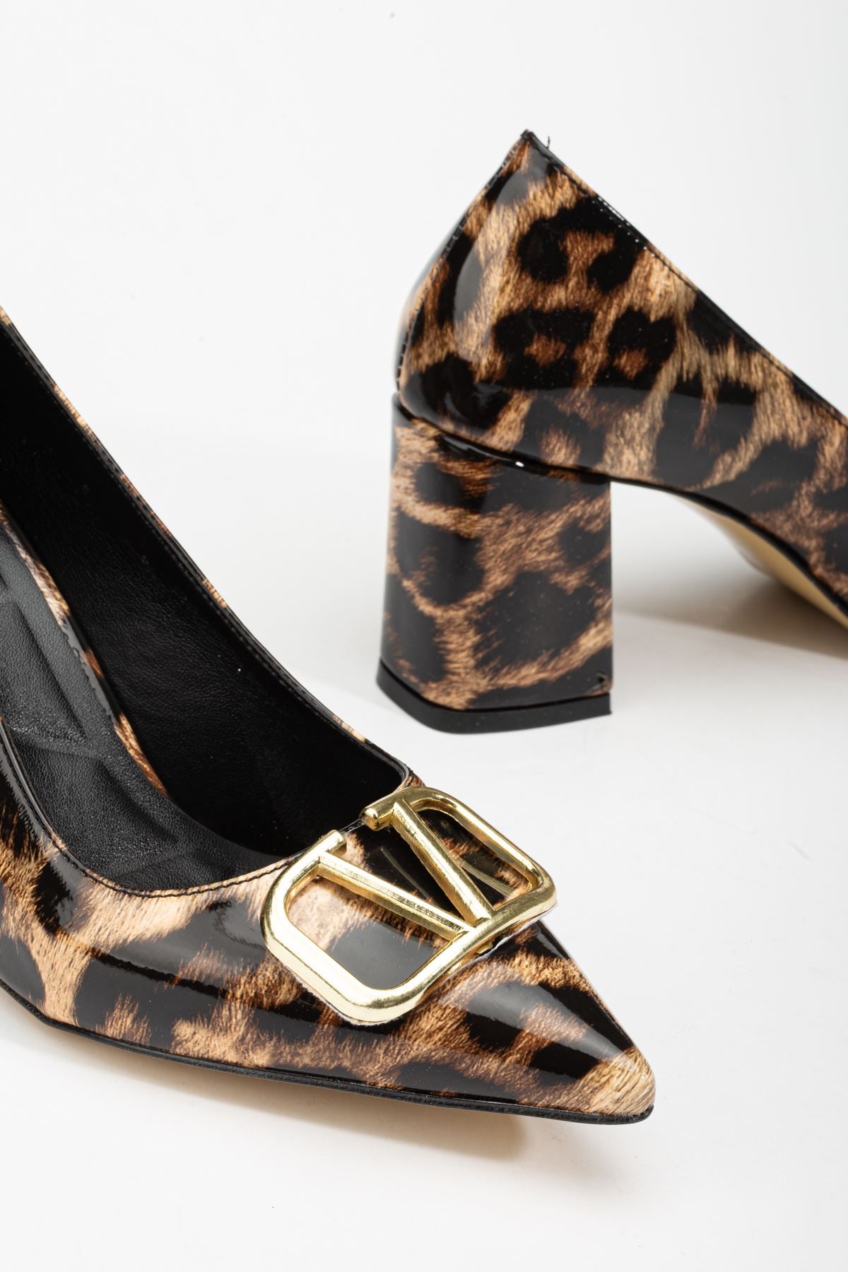 Women's Leopard Patent Leather Buckle Detailed Thick Heel Shoes - STREETMODE ™