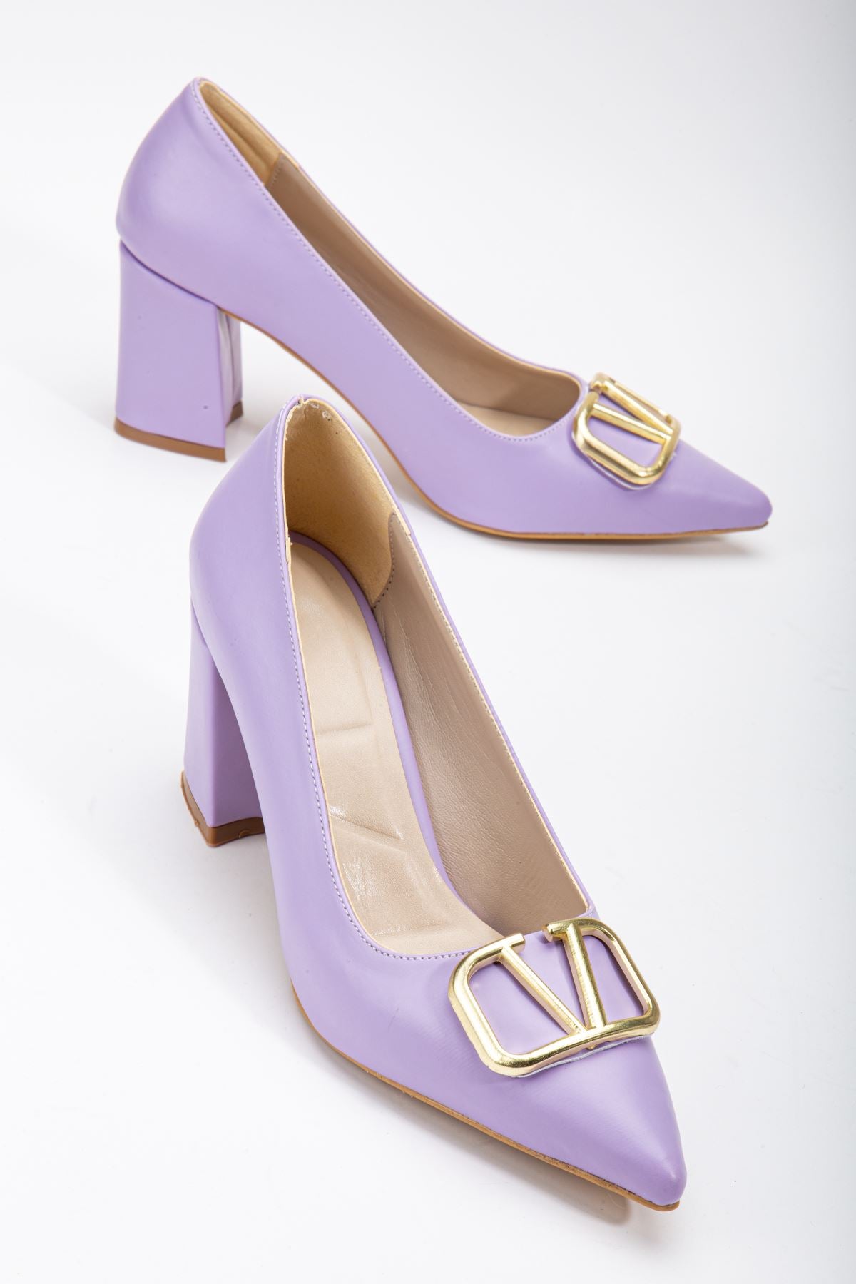 Lilac Skin Buckle Detailed Thick Heel Shoes