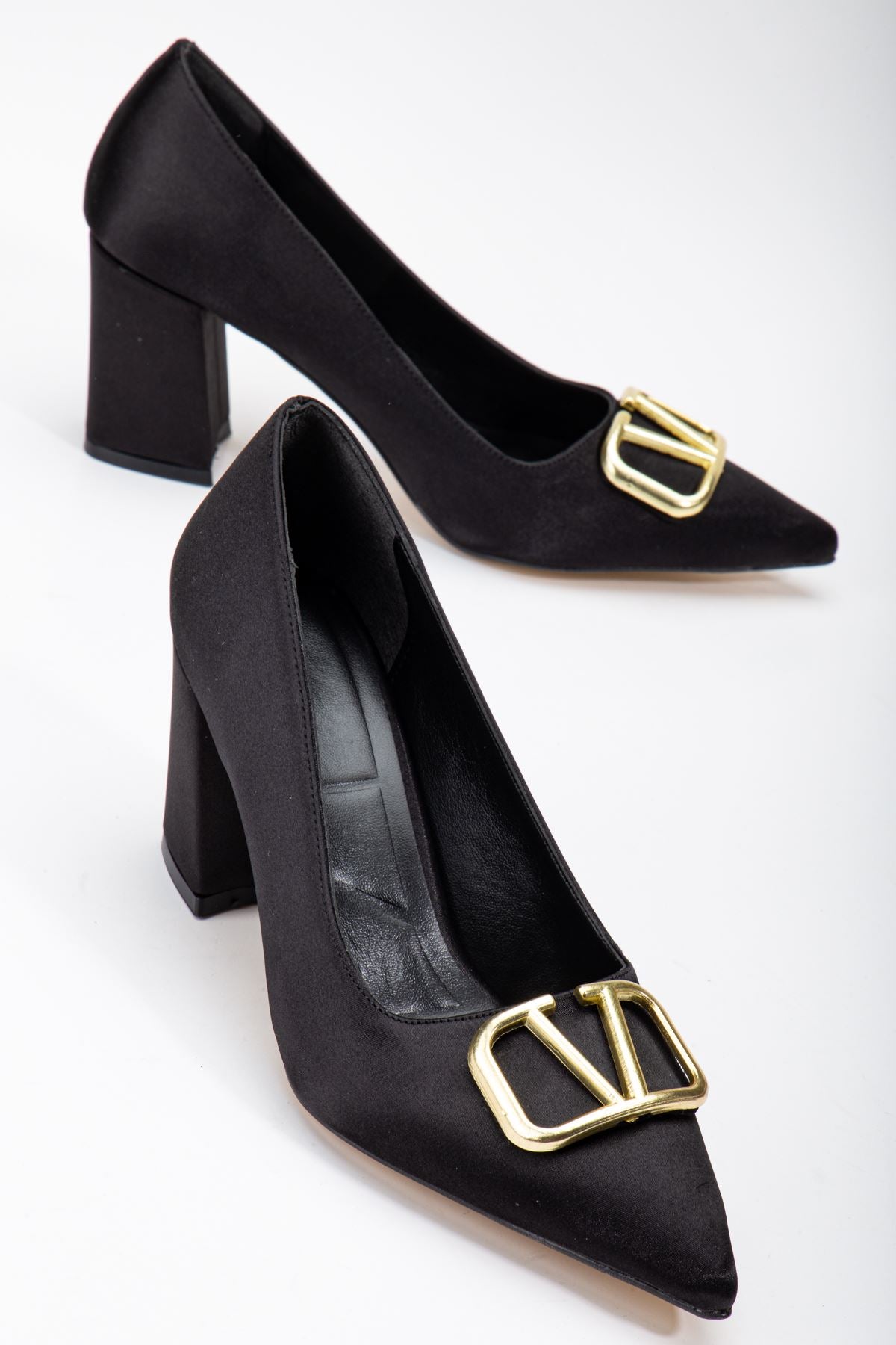 Black Satin Buckle Detailed Thick Heel Shoes