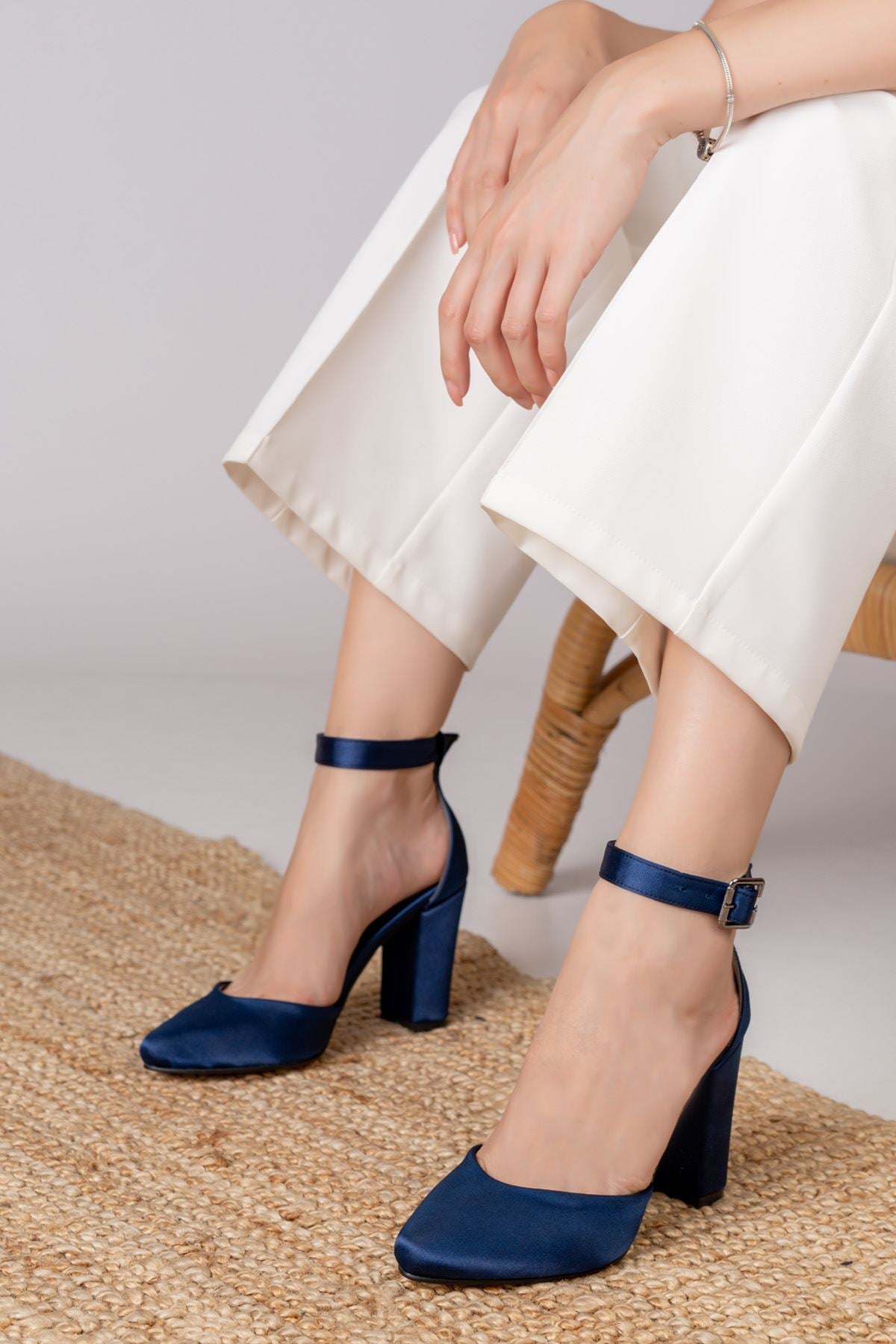 Lole Heeled Navy Blue Satin Detailed Heeled Shoes - STREETMODE ™