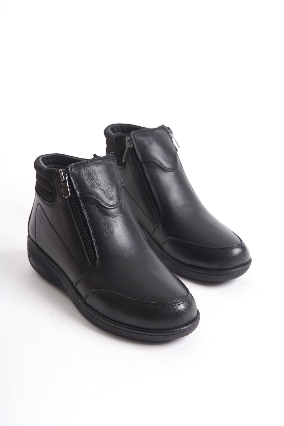 Zippered black leather orthopedic lightweight women's boots