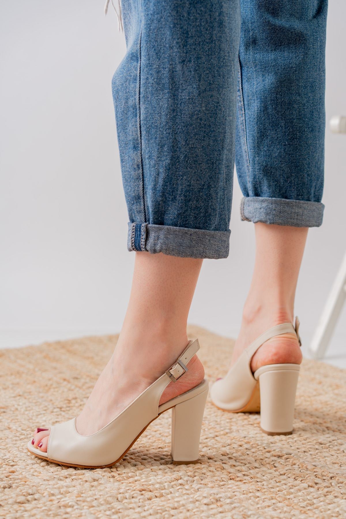 Cream low deals heel shoes