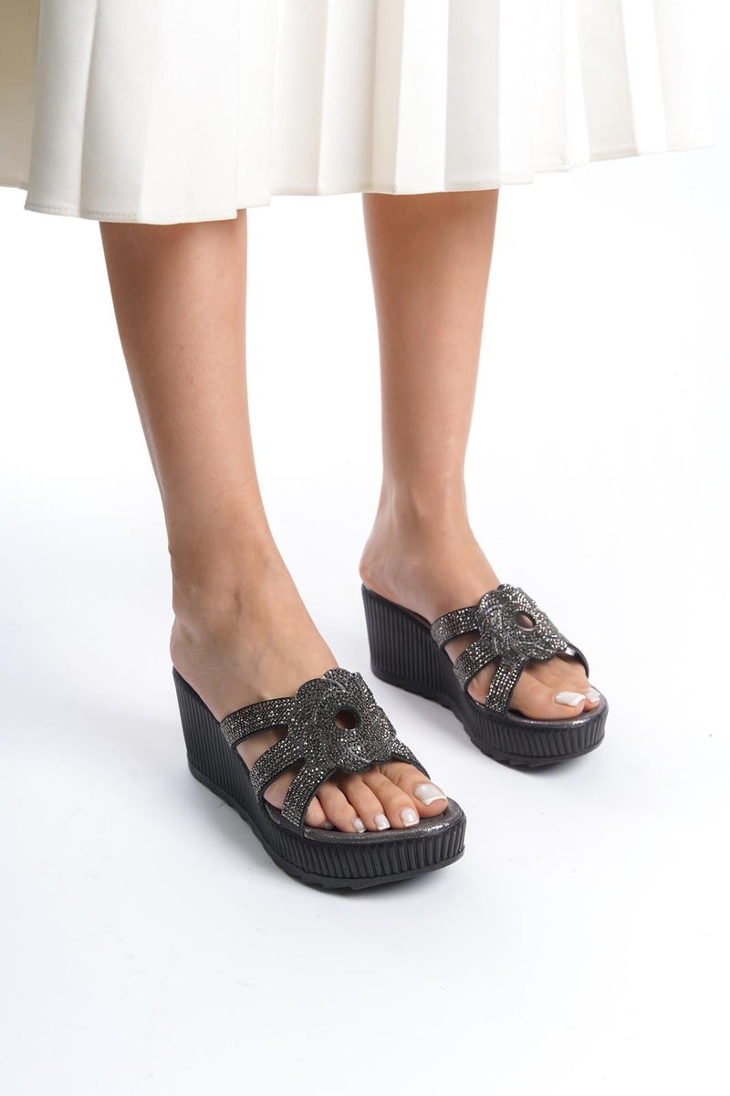 Women's Black Skin Bead Embroidered Slippers - STREETMODE ™