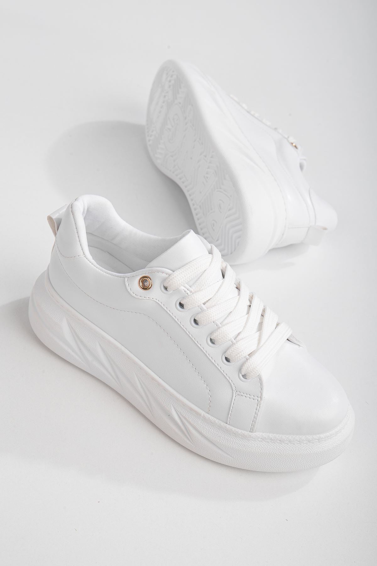 Women's Nerina White Skin Thick Sole Detailed Sneakers - STREETMODE ™