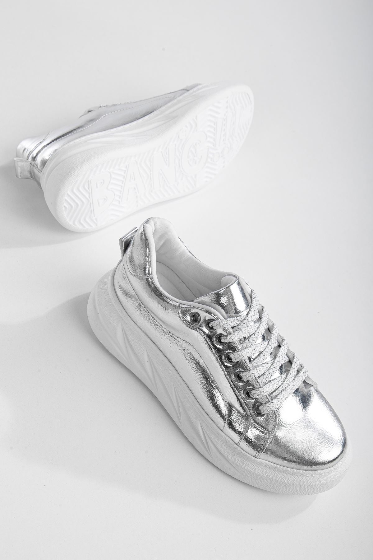 Women's Nerina Silver Skin Thick Sole Shiny Detailed Sneakers - STREETMODE ™