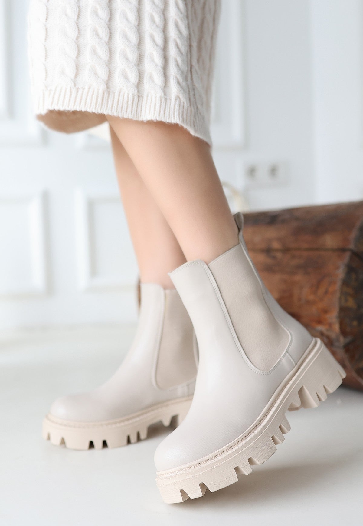 Women's Beige Skin Heeled Boots