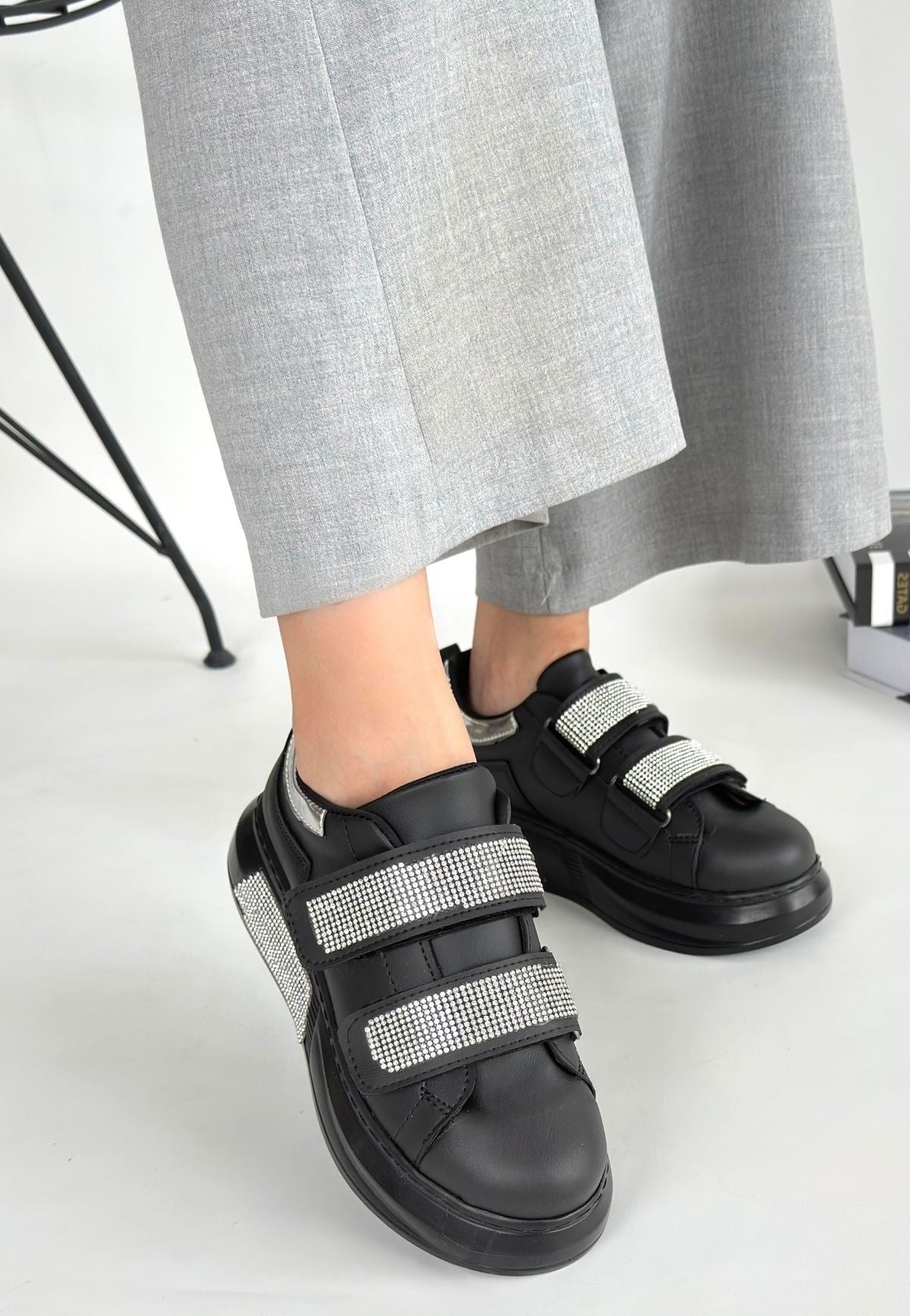 Women's Black Leather Velcro Sneakers - STREETMODE ™