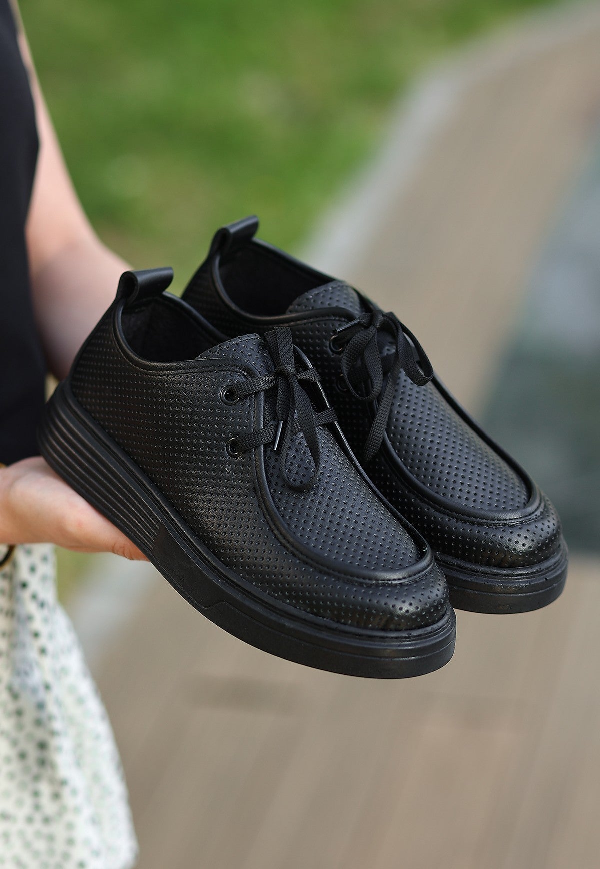 Women's Olse Black Skin Lace-Up Sports Shoes