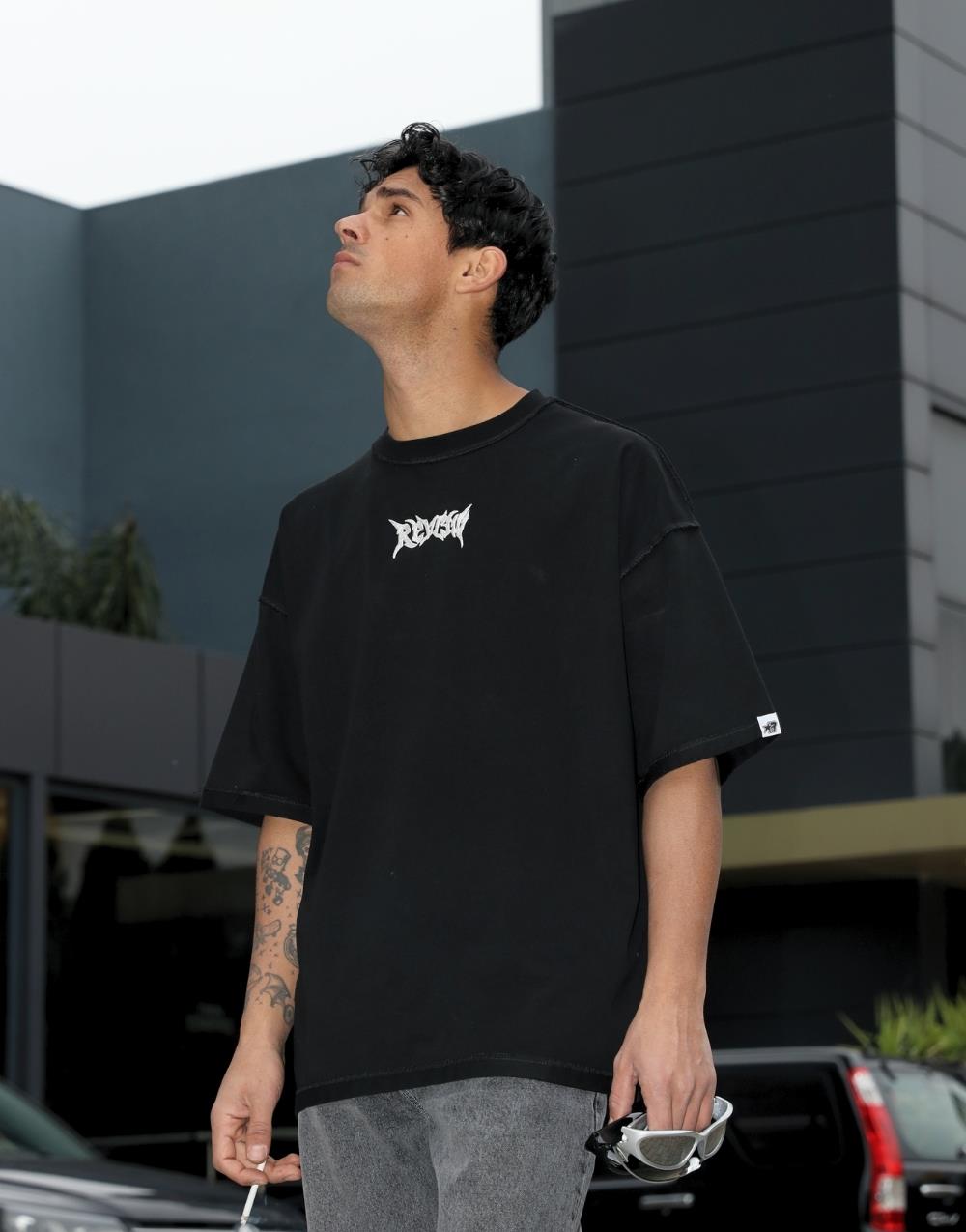 Men's Review Oversize Back Galaxy Black T-Shirt