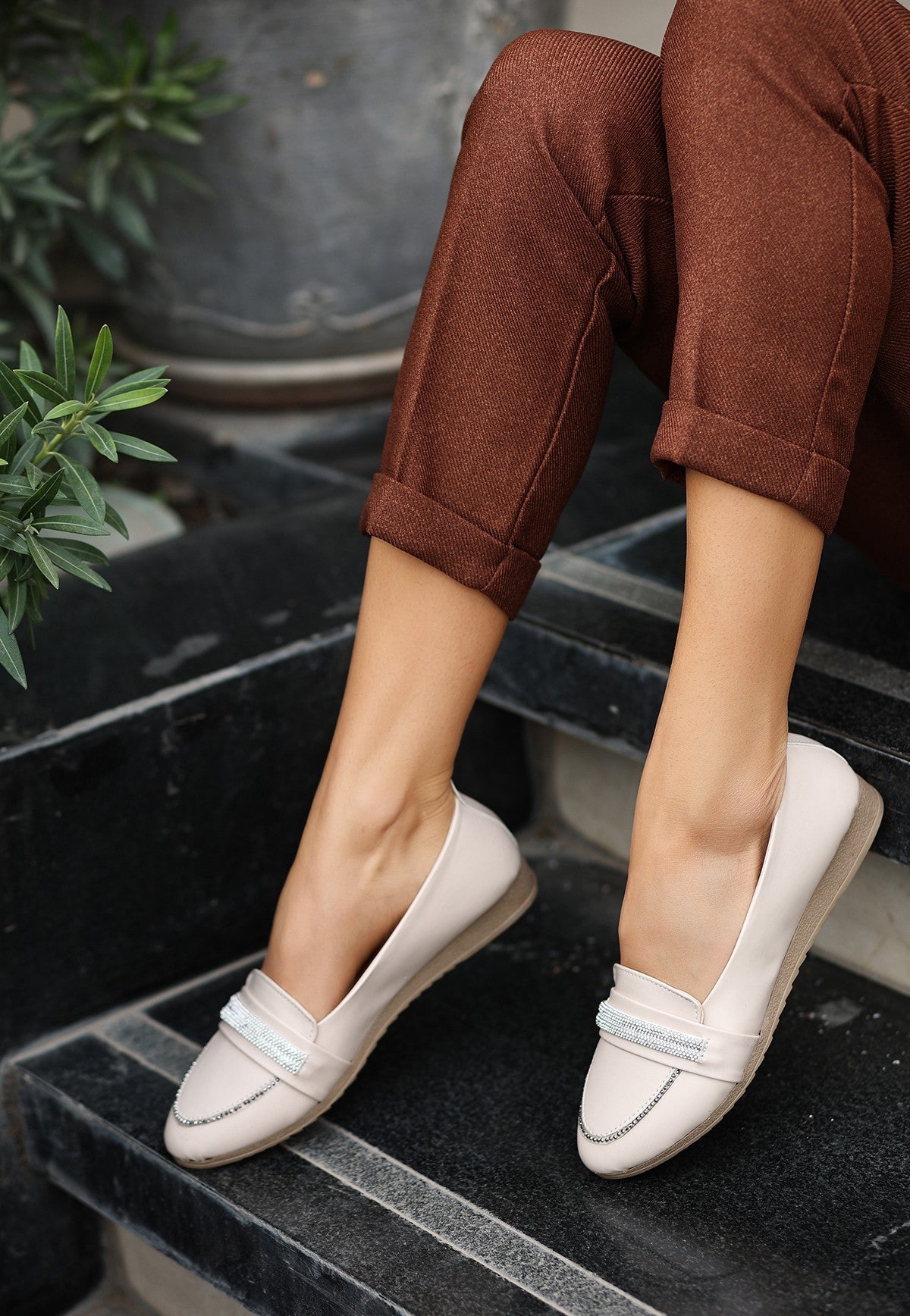 Women's Senda Beige Skin Flat Shoes - STREETMODE ™