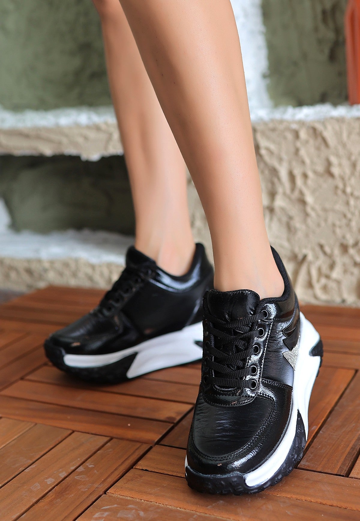 Women's Black Leather Lace-Up Sports Shoes