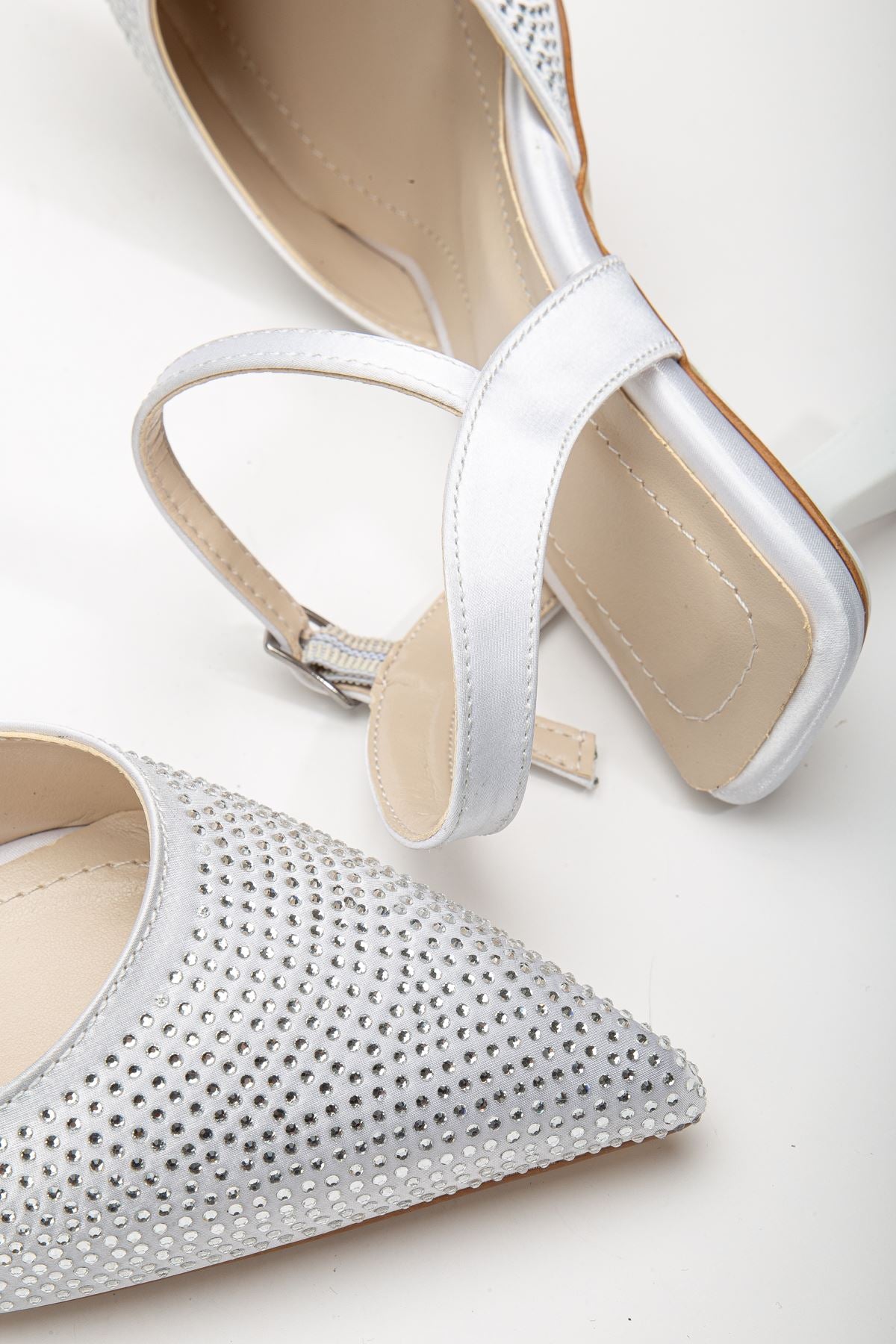Sinda White Satin Stone Detailed Thin Heeled Women's Shoes - STREETMODE ™
