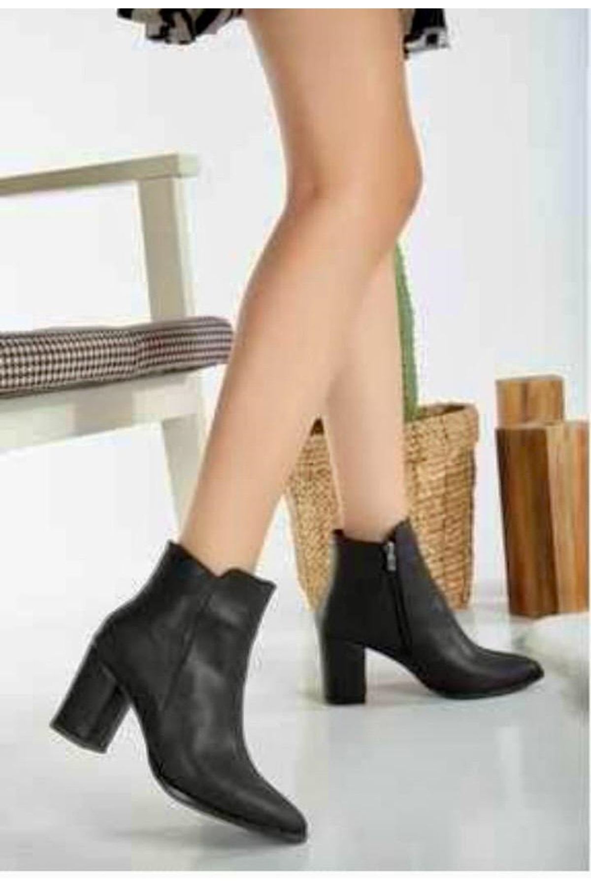 Black Heeled Zippered Leather Women's Pointed Boots