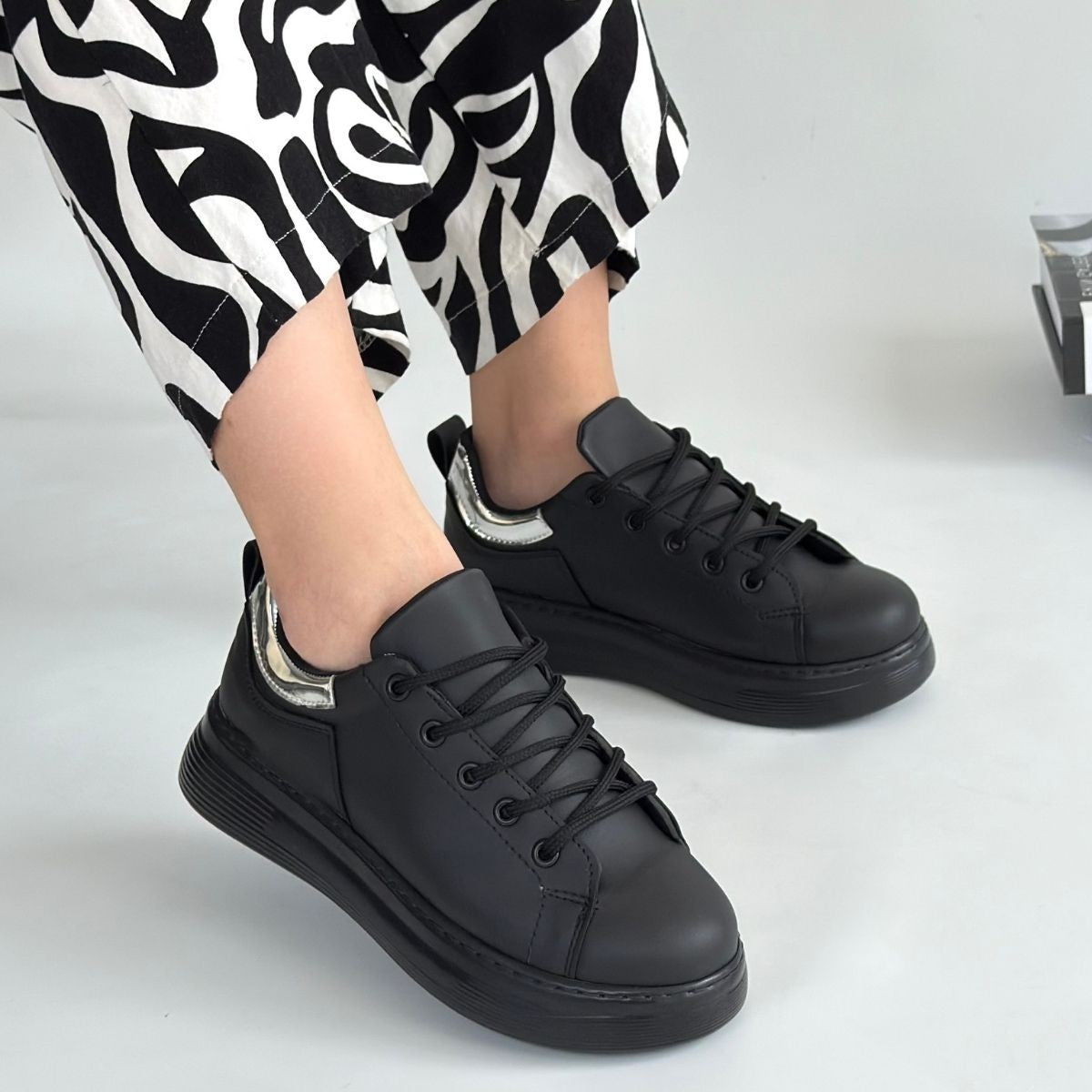 Women's Black Leather Lace-Up Sneakers - STREETMODE ™
