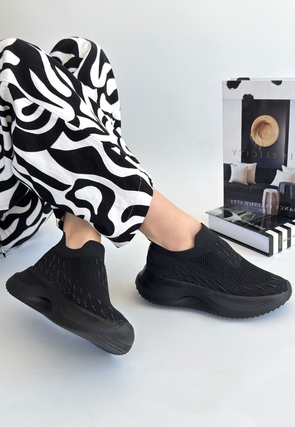 Women's Black Knitted Beaded Sneakers - STREETMODE ™