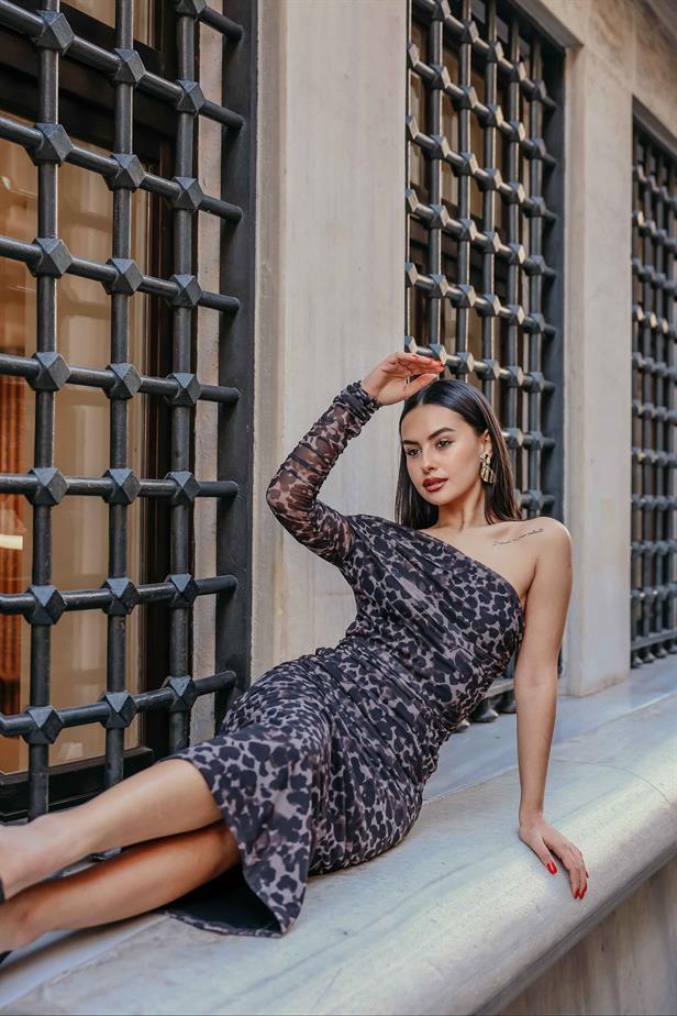 Women's One Sleeve Detailed Dress Leopard Pattern - STREETMODE ™