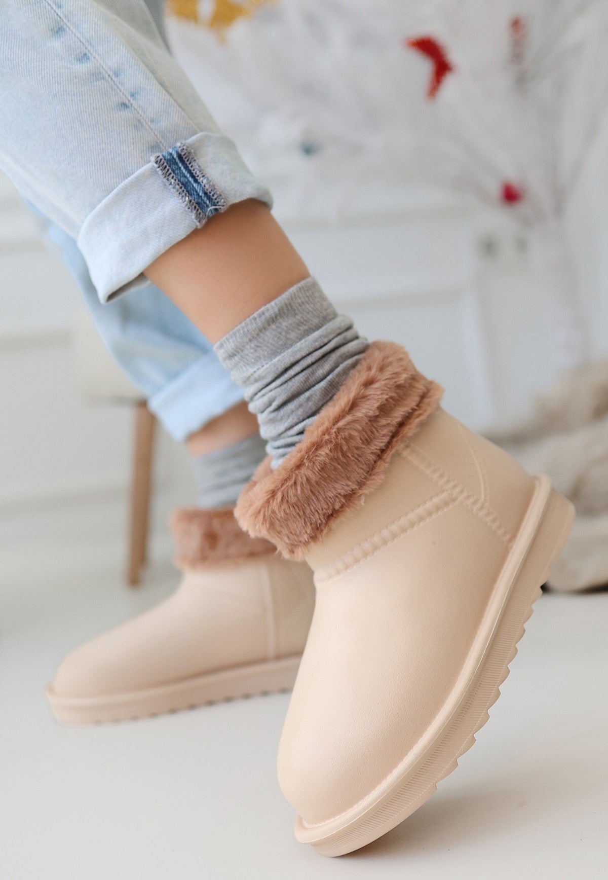 Women's Beige Oval Toe Waterproof Fur Lined Boots - STREETMODE ™