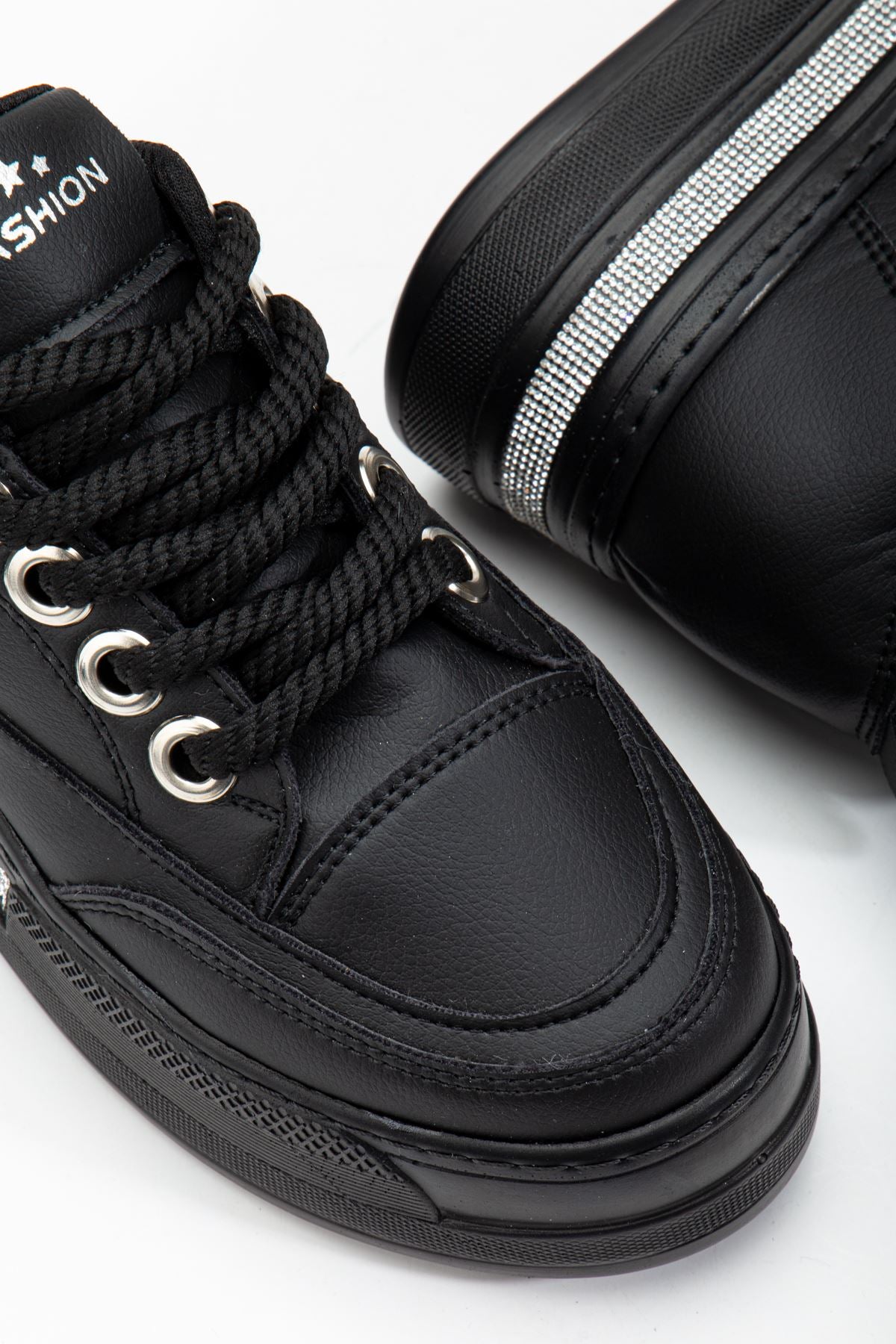 Women's Black Hidden Heel Sneakers - STREETMODE ™