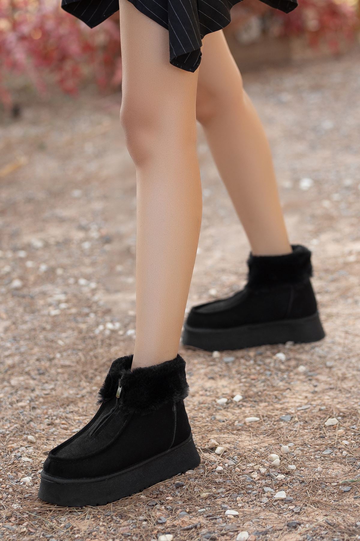 Women's Black Suede Thick Sole Zipper Detailed Fur Boots - STREETMODE ™