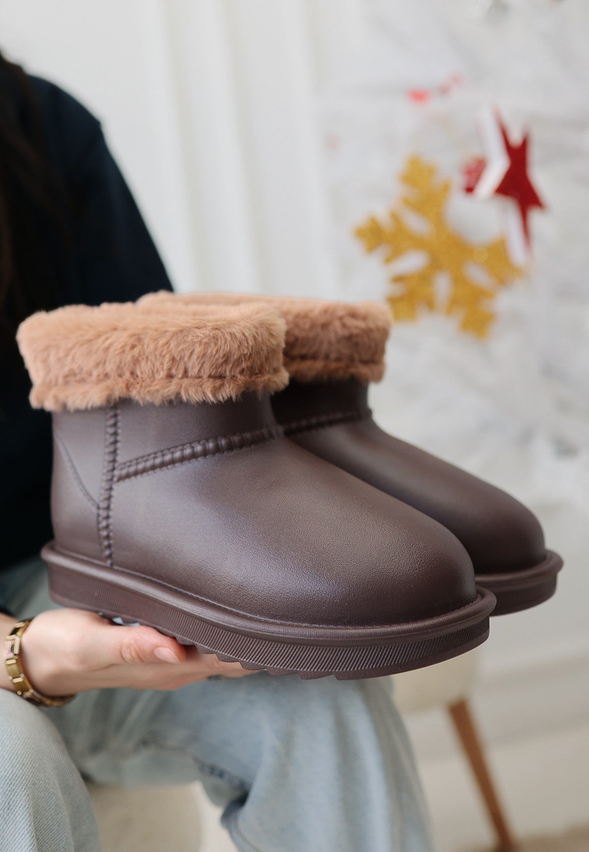 Women's Brown Oval Toe Waterproof Fur Lined Boots - STREETMODE ™