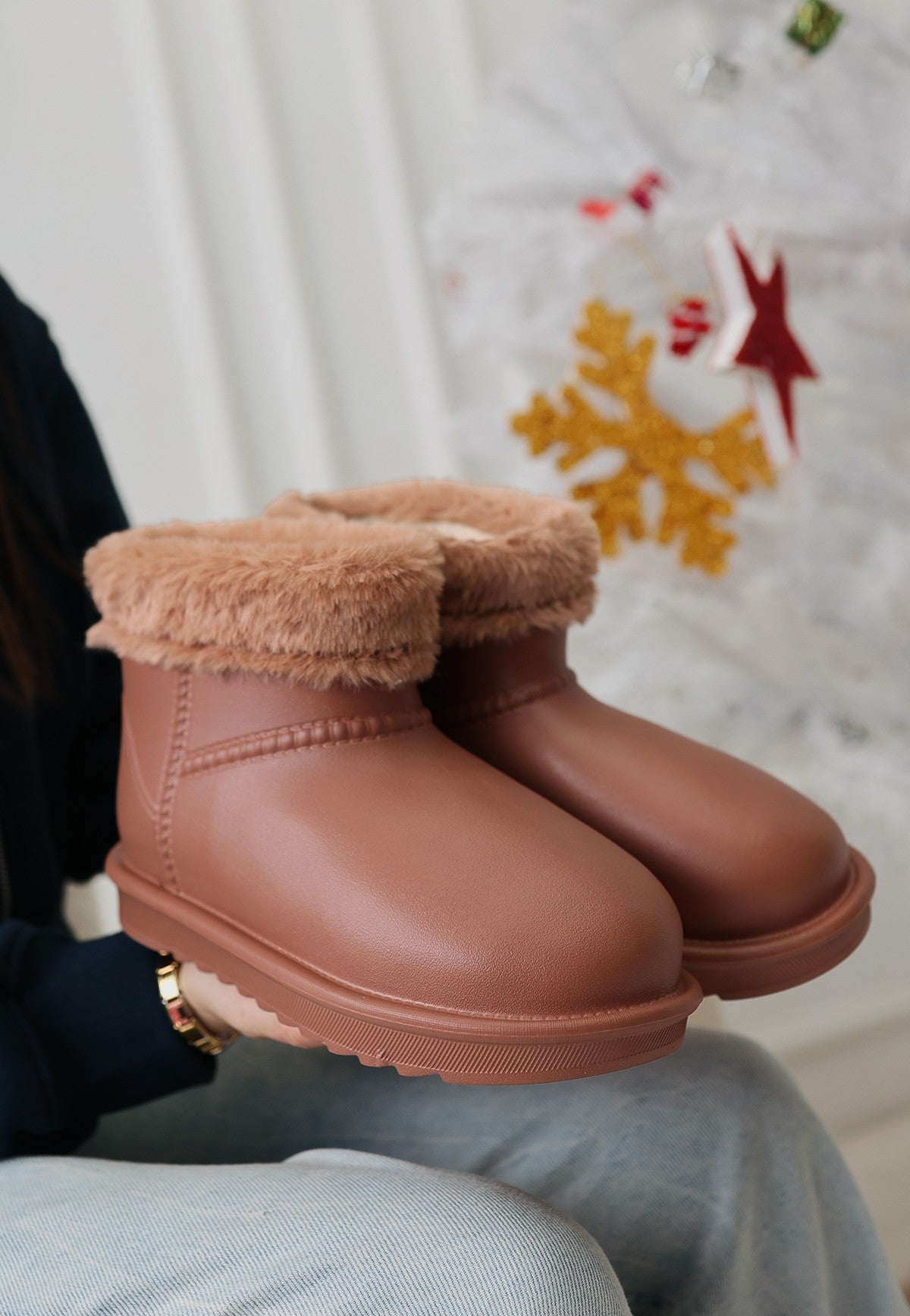 Women's Brown Oval Toe Waterproof Fur Lined Boots - STREETMODE ™