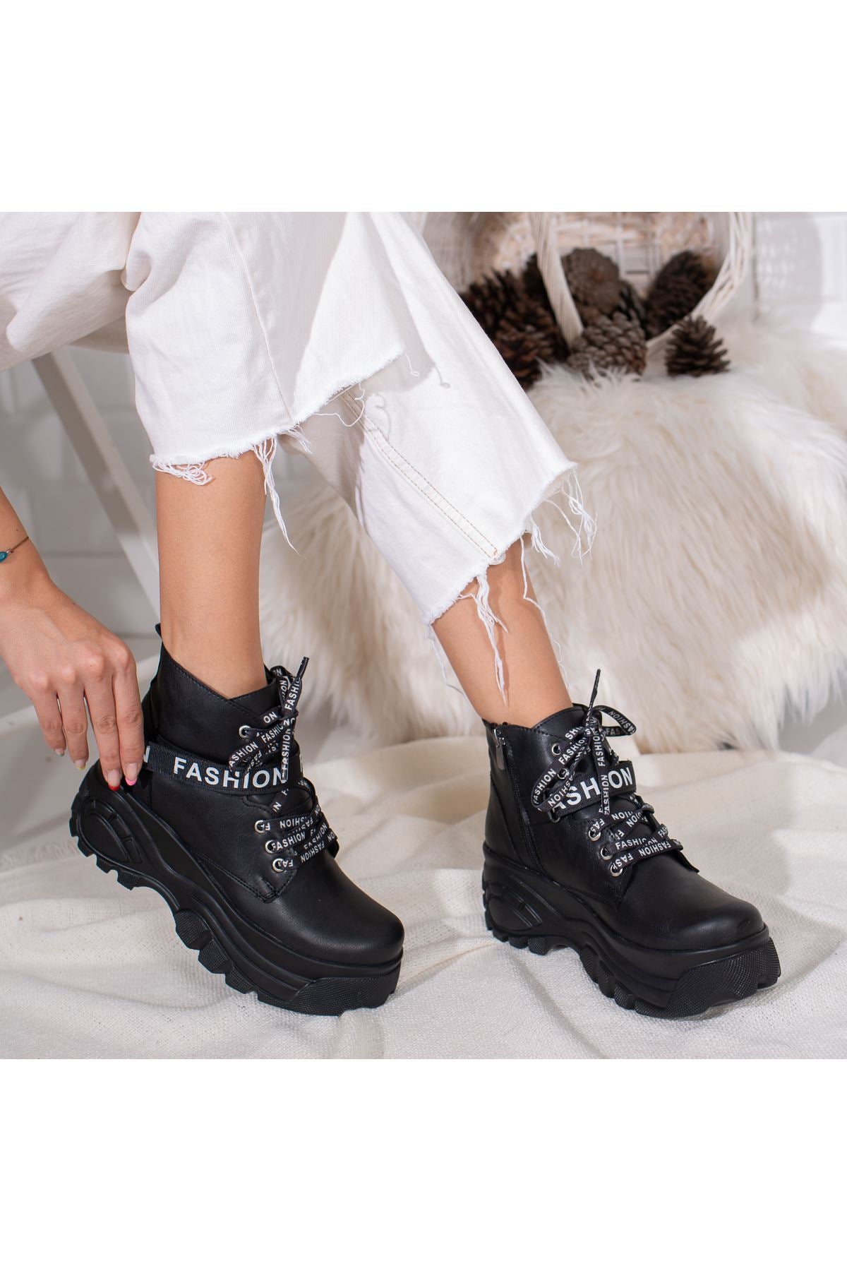 Women's Gizza Velcro Sport Boots Black