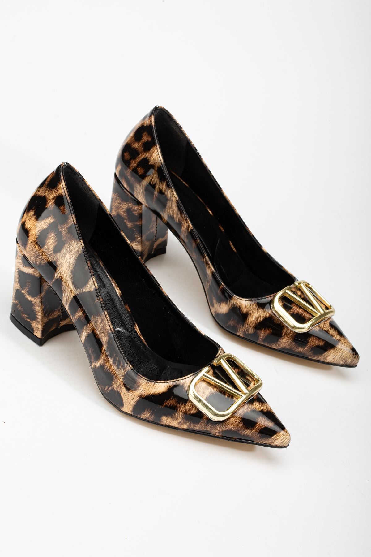 Women's Leopard Patent Leather Buckle Detailed Thick Heel Shoes