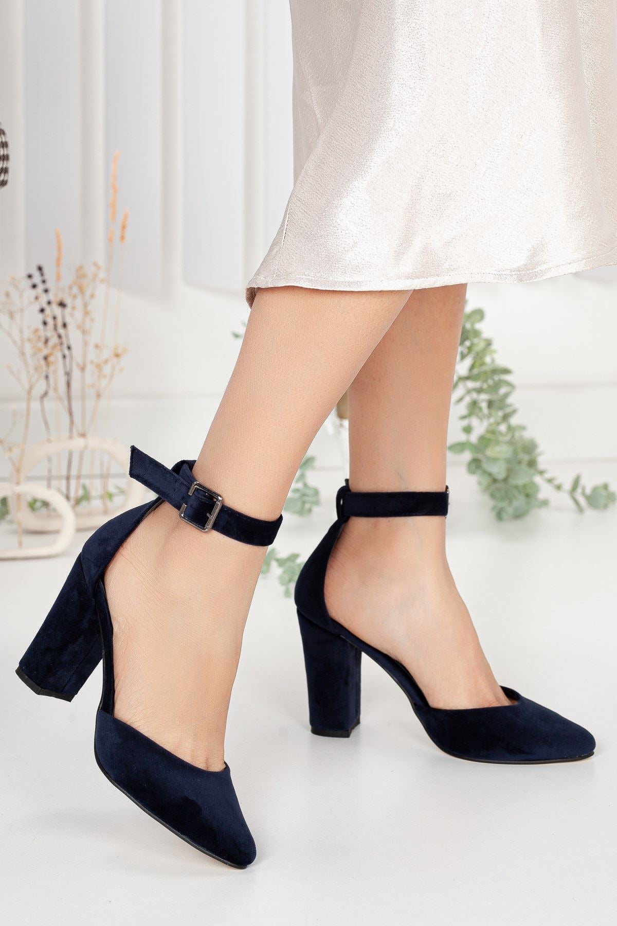Women's Lole Navy Blue Velvet Heeled Shoes - STREETMODE ™