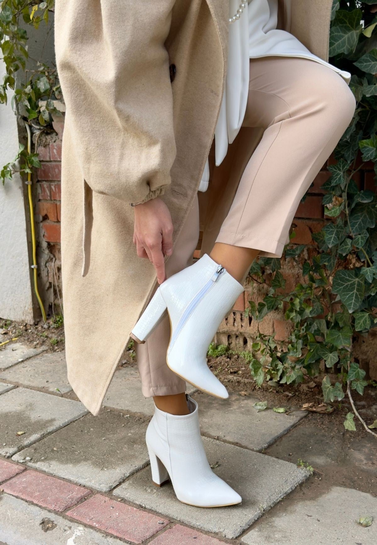 Women's White Patent Leather Patterned Heeled Boots - STREETMODE ™