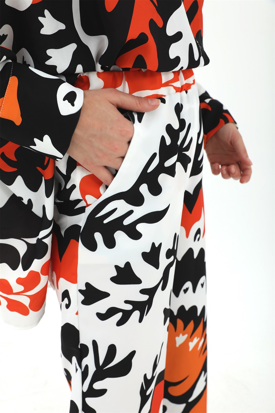 Women's Slit Tulip Pattern Jessica Fabric Set - Black - STREETMODE ™