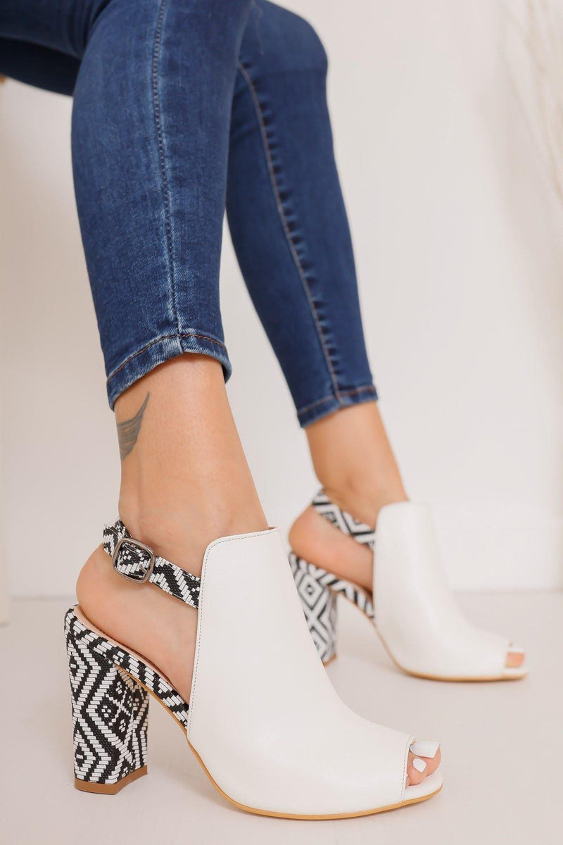 Chloe Women's Heeled White Skin Rug Detailed Shoes - STREET MODE ™