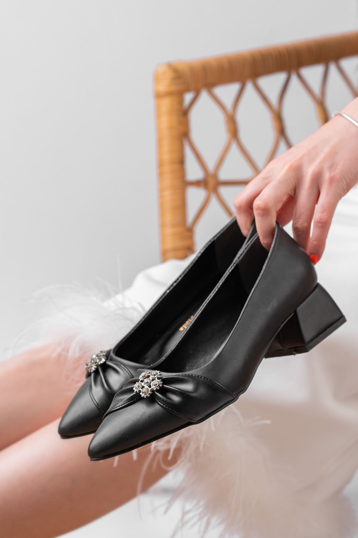 Lydia Black Skin Stone Detailed Heeled Women's Shoes - STREET MODE ™
